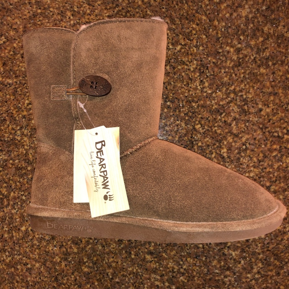 Bearpaw boots size 9!